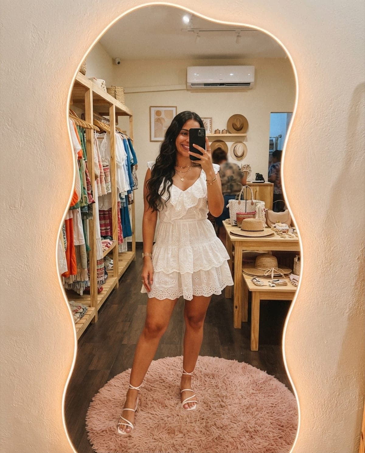 Mini vestido con volados blanco